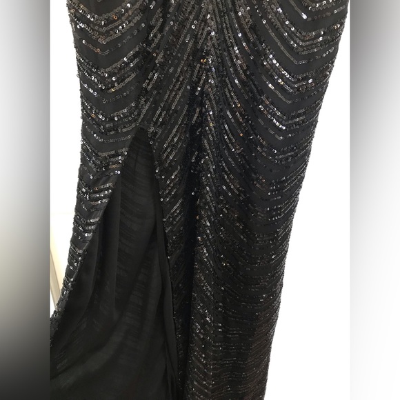 NWT! Gorgeous GB Black Sequin VNeck Floor Length Gown with Leg Opening Size Med - Picture 9 of 14